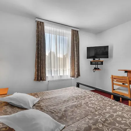 Hotel Za Vodou 3*